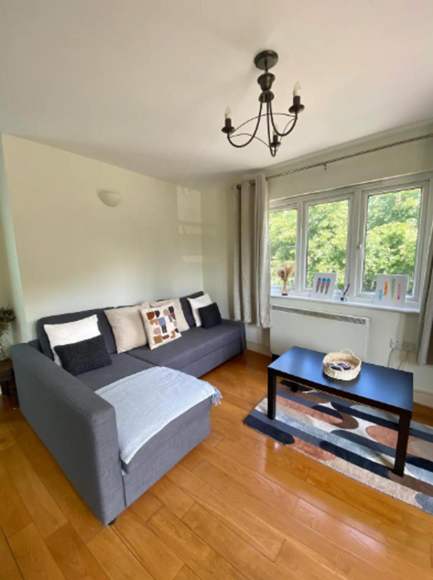 Cosy Near Canary Wharf *