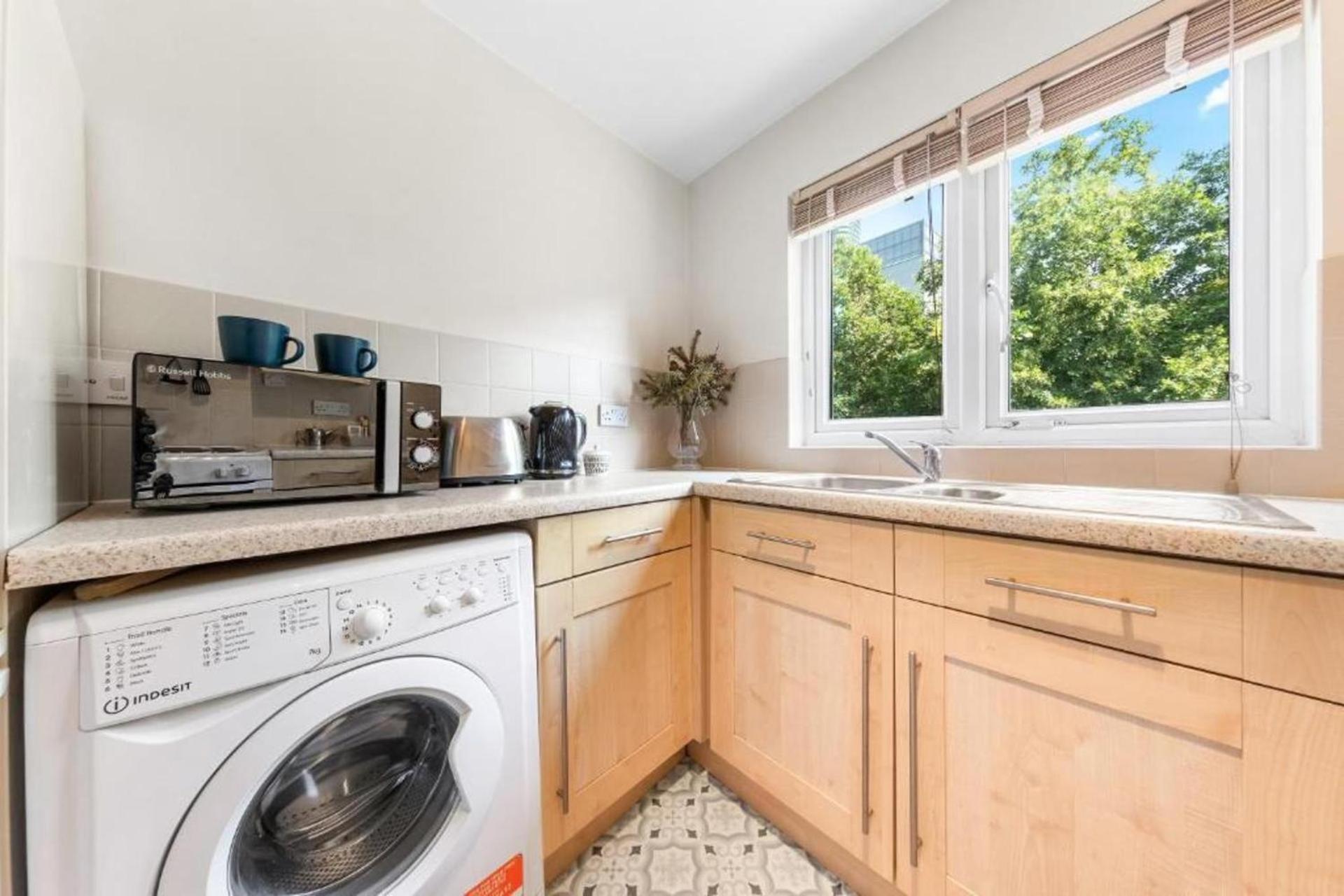 Cosy Near Canary Wharf *