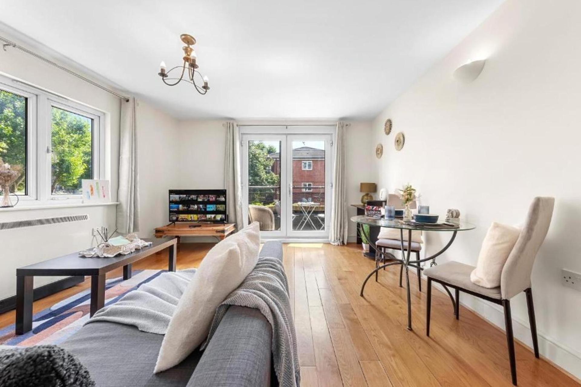 Apartment Cosy Near Canary Wharf